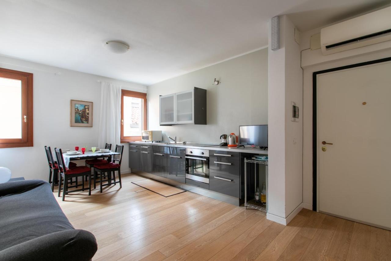 Lance With Lift, 2 Minutes Walk From The Train Station Apartamento *